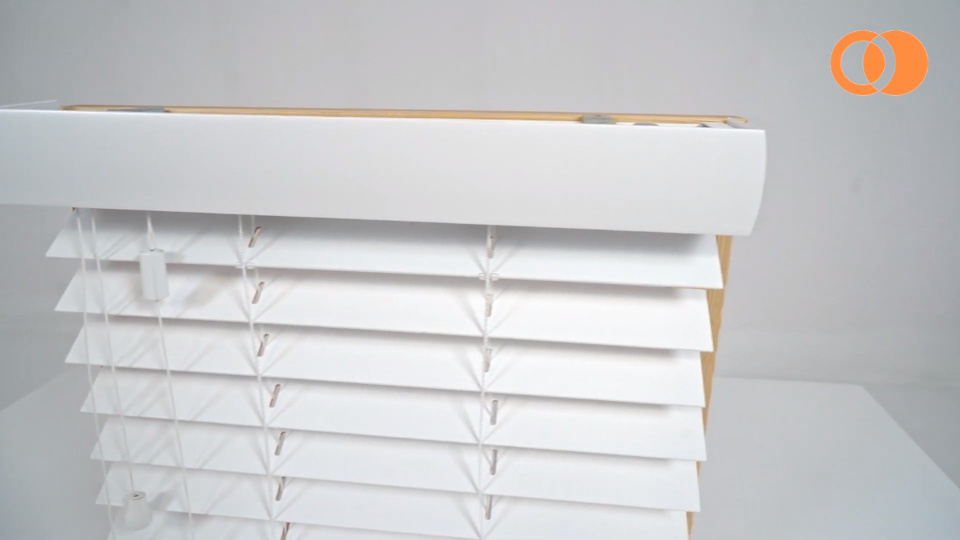 Perfect fit of wooden blind